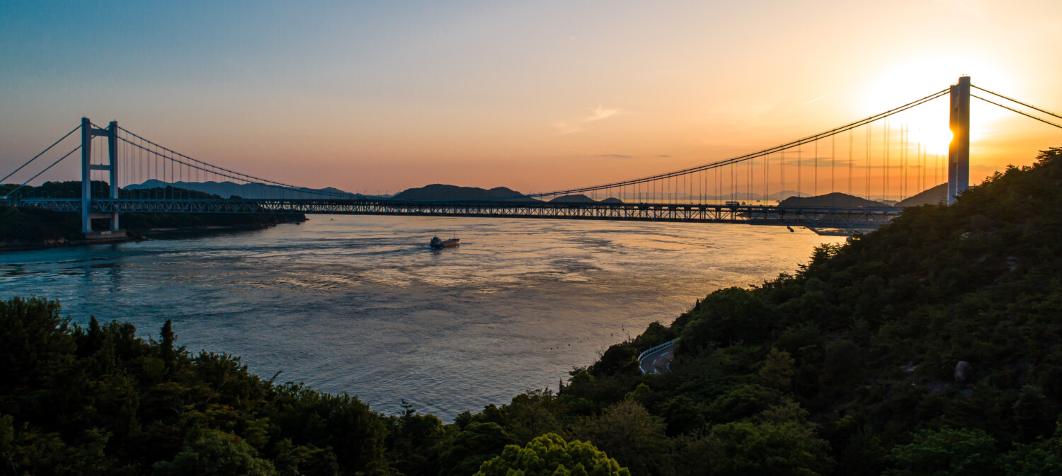 児島下津井と瀬戸大橋を望む、夕日百選！鷲羽山展の望台 | おかやまポータル岡街瓦版